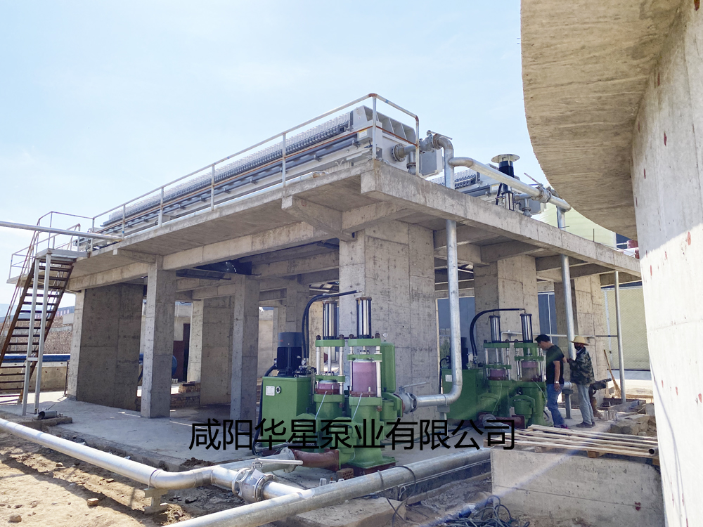 柱塞泥漿泵用于壓濾機進料現場